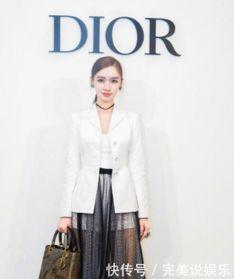 杨颖巴黎时装周照片,时尚风采独领风骚