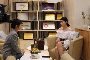 演员李靓,光影交织，演绎人生百态